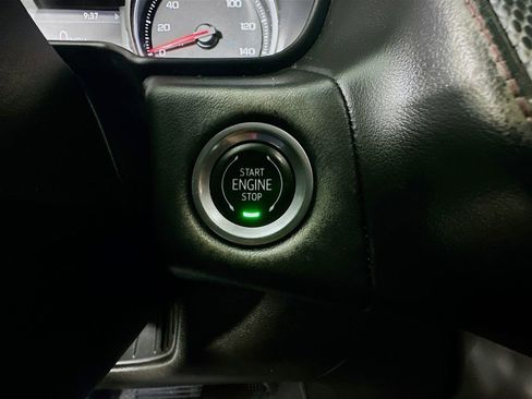 Used 2021 Chevrolet Suburban RST w/ Luxury Package image 28