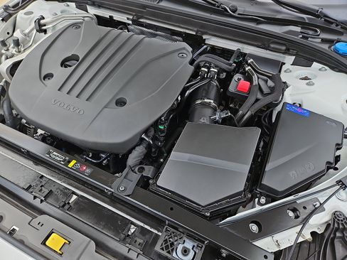 Used 2023 Volvo S60 B5 Plus w/ Climate Package image 28