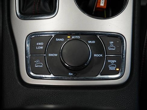 Used 2017 Jeep Grand Cherokee Trailhawk image 51