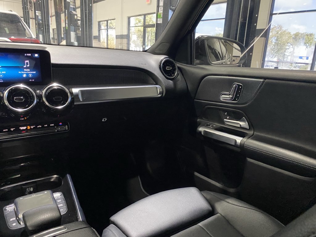 Certified 2021 Mercedes-Benz GLB 250 4MATIC image 4