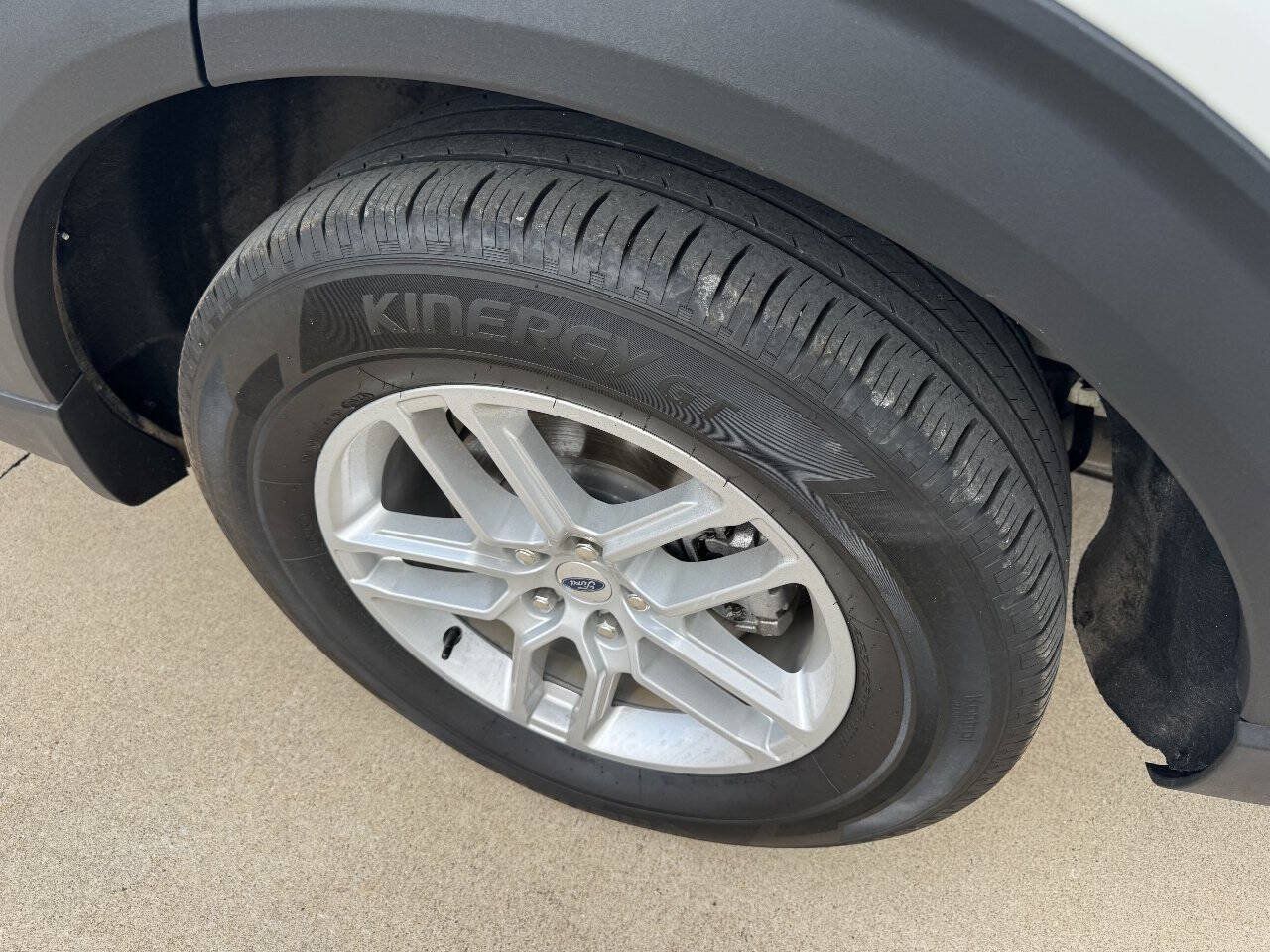Used 2025 Ford Explorer Active RWD image 21