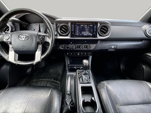 Used 2019 Toyota Tacoma TRD Sport w/ Technology Package AWD/4WD image 15