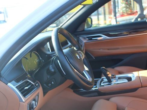 Used 2019 BMW 740i w/ Executive Package image 25