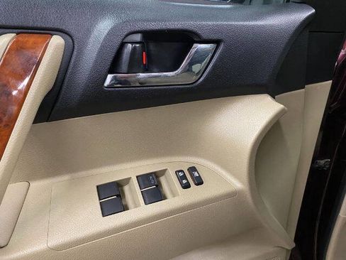 Used 2013 Toyota Highlander Limited image 11