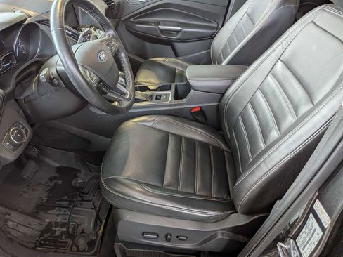 Used 2019 Ford Escape Titanium image 15