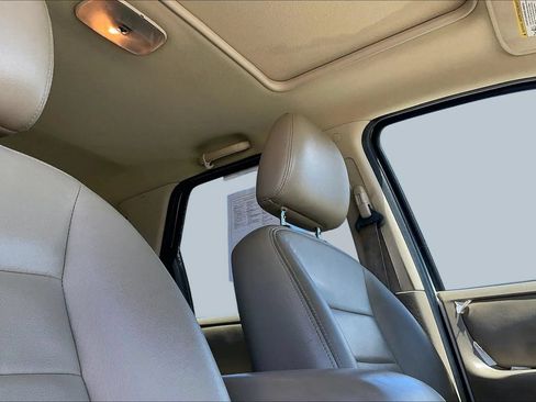 Used 2005 Ford Escape XLT AWD/4WD image 29