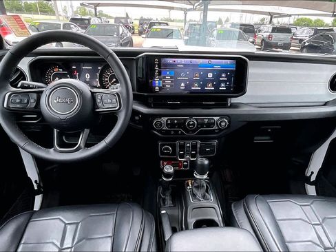 Used 2025 Jeep Wrangler Unlimited Sport AWD/4WD image 14