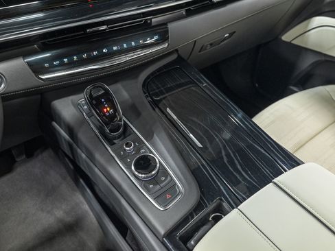 Used 2024 Cadillac Escalade Sport w/ LPO, ONYX Package image 23