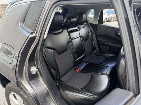 Used 2019 Jeep Compass Latitude AWD/4WD image 13