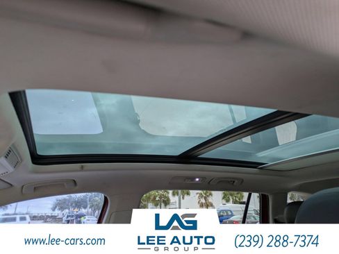 Used 2019 Volkswagen Tiguan SE w/ Panoramic Sunroof Package image 18