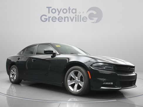 Used 2017 Dodge Charger SXT w/ Driver Confidence Group RWD image 19