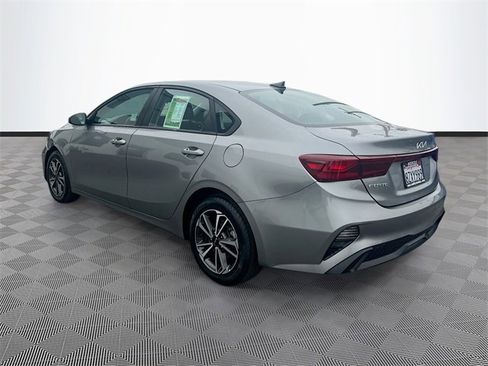 Used 2022 Kia Forte LXS image 5