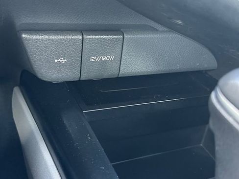 Certified 2020 Toyota Camry SE image 36