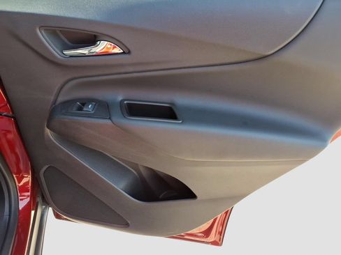 Used 2024 Chevrolet Equinox LT FWD image 11