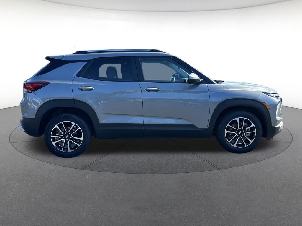 Used 2025 Chevrolet TrailBlazer LT FWD image 7