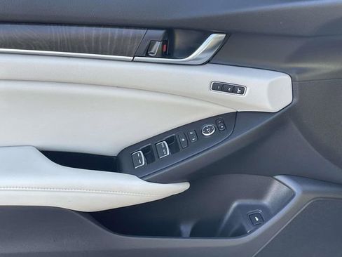 Used 2021 Honda Accord Touring image 9