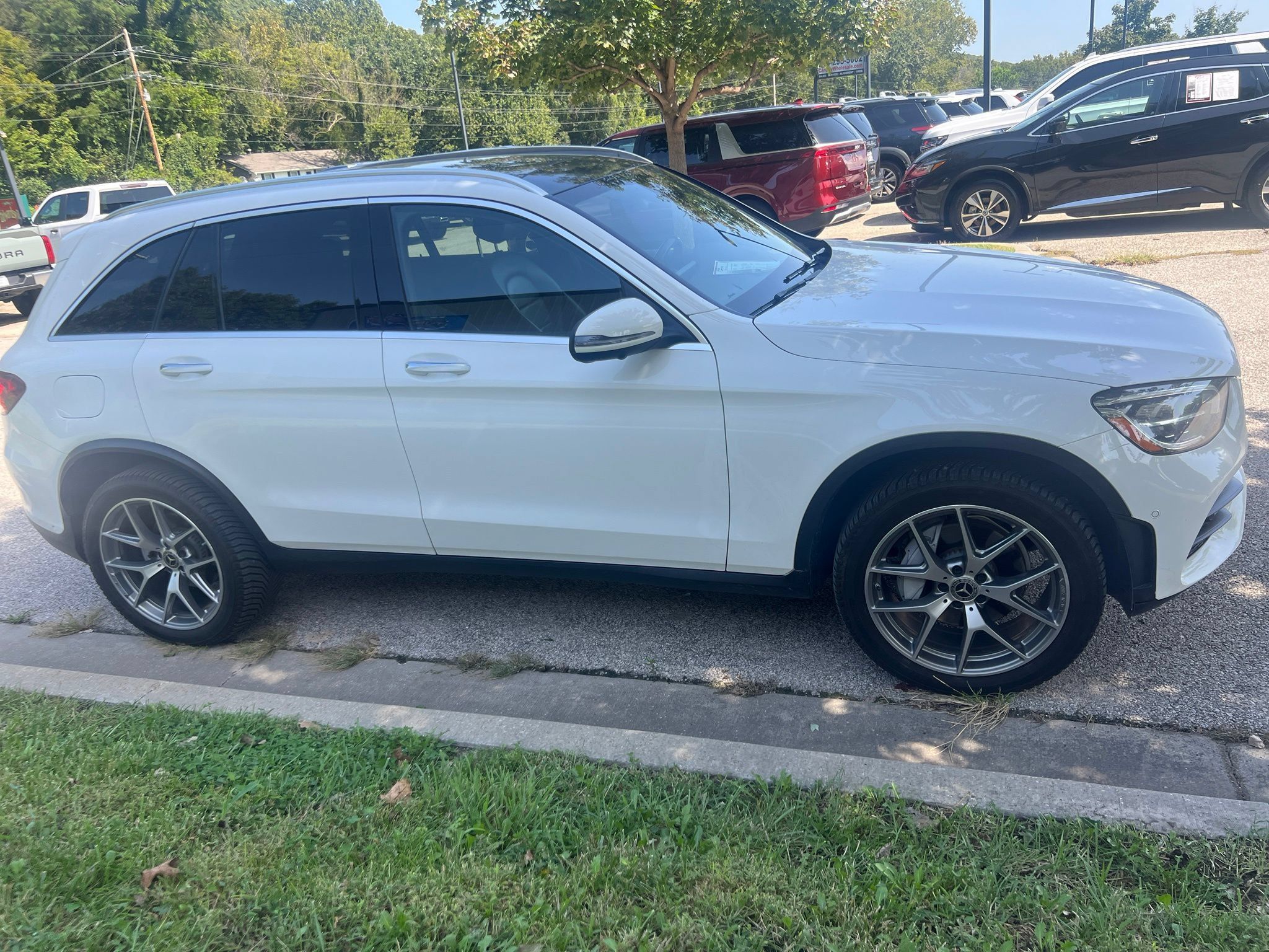 Used 2021 Mercedes-Benz GLC 300 4MATIC image 4