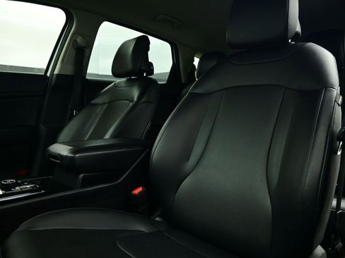 Used 2024 Kia Sportage EX image 25