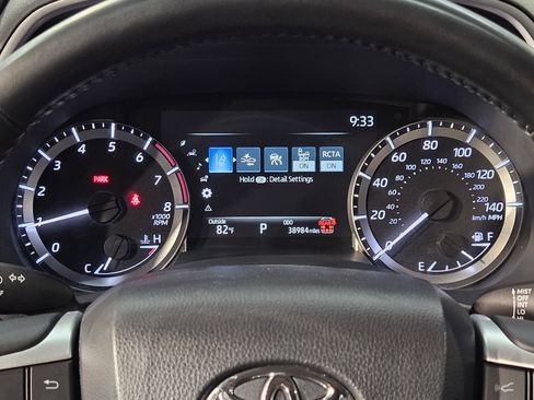 Used 2025 Toyota Highlander XLE AWD/4WD image 15