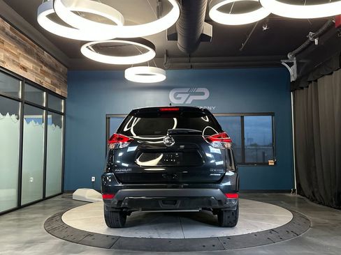 Used 2018 Nissan Rogue SV w/ Premium Package AWD/4WD image 4