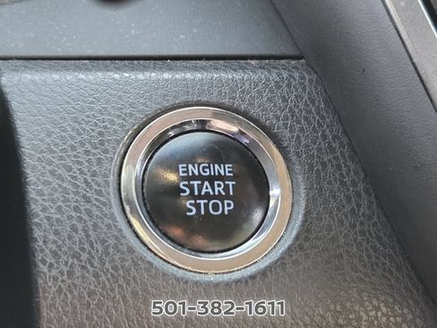 Used 2019 Toyota Camry SE w/ Convenience Package FWD image 30