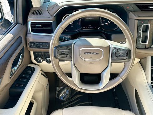 Used 2021 GMC Yukon Denali image 24