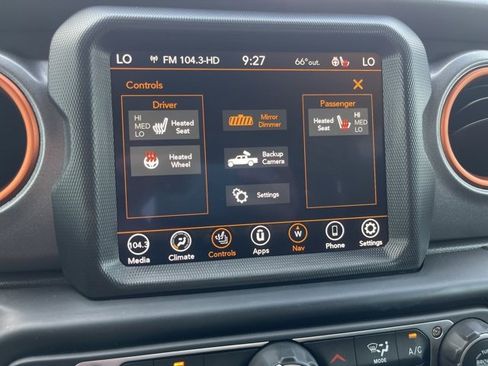 Used 2023 Jeep Gladiator Mojave w/ Cold Weather Group image 20