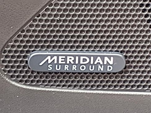 Used 2019 Jaguar F-PACE R-Sport image 16