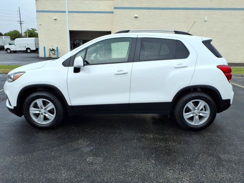 Used 2022 Chevrolet Trax LT w/ LT Convenience Package AWD/4WD image 4