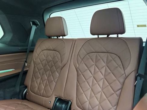 Used 2025 BMW X7 xDrive40i w/ M Sport Package AWD/4WD image 31