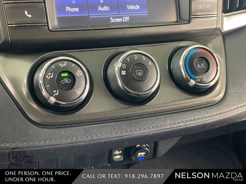 Used 2014 Toyota RAV4 LE image 32