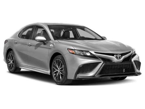 Certified 2022 Toyota Camry SE image 9