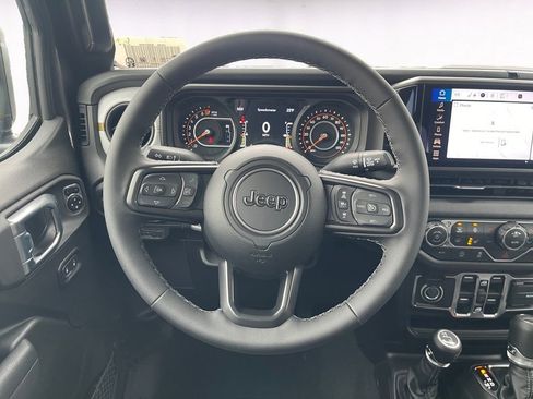 New 2026 Jeep Gladiator Sport AWD/4WD image 12