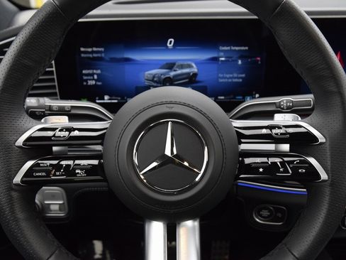 Used 2025 Mercedes-Benz GLS 450 4MATIC image 24