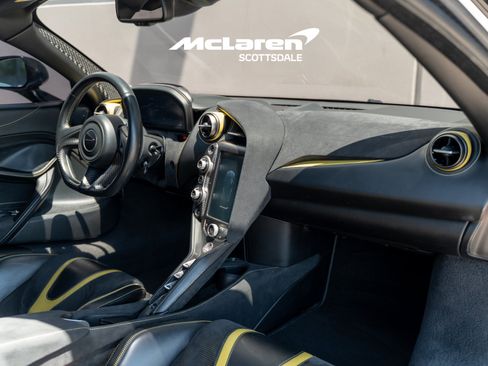 Used 2018 McLaren 720S Performance RWD image 17