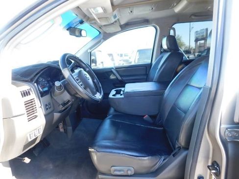 Used 2006 Nissan Titan LE w/ (U01) Nissan Navigation Pkg image 9