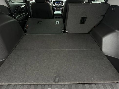 Used 2023 GMC Terrain SLE w/ Driver Convenience Package image 15