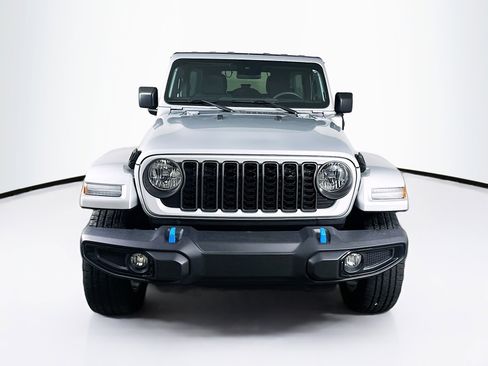 Used 2024 Jeep Wrangler Sport S image 2