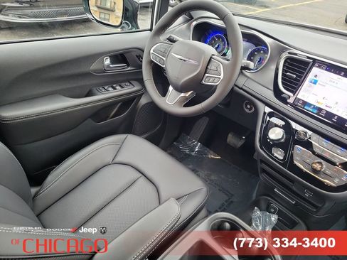 New 2026 Chrysler Pacifica Select image 15