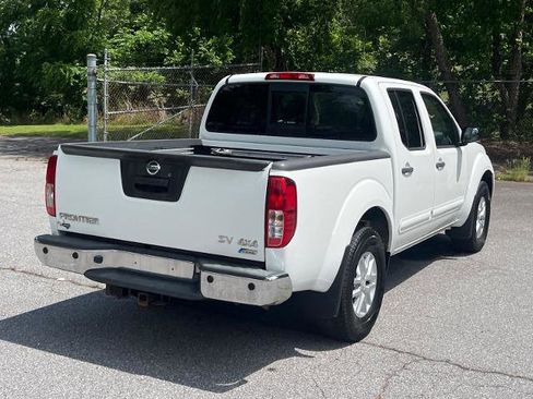 Used 2019 Nissan Frontier SV w/ Value Truck Package AWD/4WD image 3