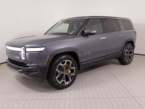 Used 2023 Rivian R1S Adventure AWD/4WD image 2