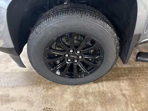 Certified 2022 GMC Canyon Elevation w/ Elevation Premium Package image 11