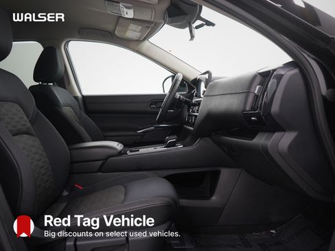 Used 2025 Nissan Pathfinder SV AWD/4WD image 11