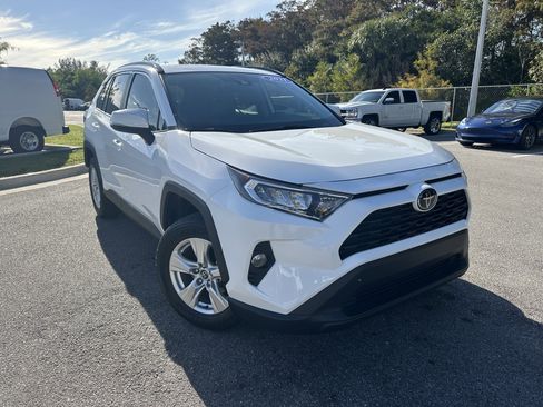 Used 2021 Toyota RAV4 XLE image 2