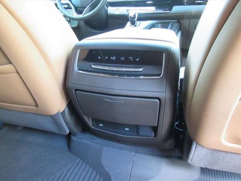 Certified 2024 Cadillac Escalade Sport w/ LPO, ONYX Package AWD/4WD image 37