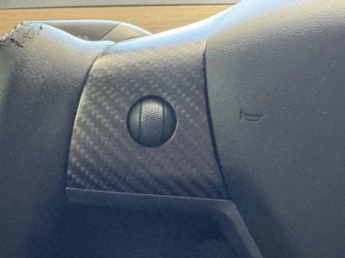 Used 2020 Tesla Model Y Long Range image 18