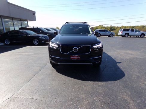 Used 2016 Volvo XC90 T6 Momentum w/ Momentum Plus Package AWD/4WD image 4