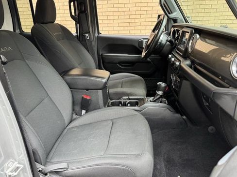 Used 2021 Jeep Wrangler Unlimited Sahara AWD/4WD image 8