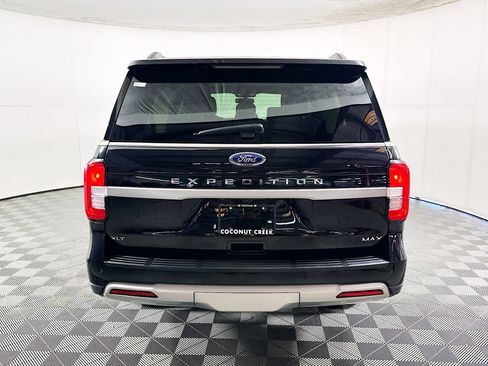 Used 2024 Ford Expedition Max XLT image 4