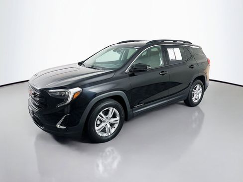 Used 2019 GMC Terrain SLE w/ Driver Convenience Package FWD image 3